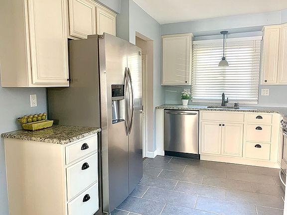 4th image of 2990 Maidstone St