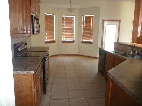 2nd image of 5207 SW Dove Creek Blvd