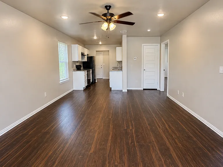 215 Pettit St SW #215 — Photo 2