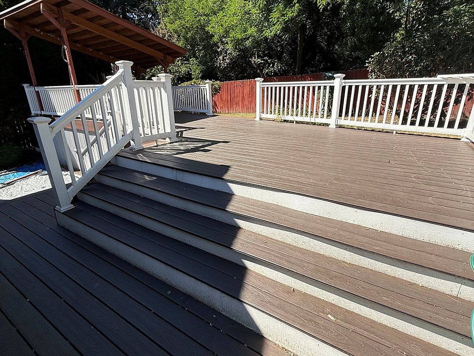 2nd image of 10906 NE 135th Pl