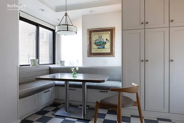 Sold by Sotheby's International Realty | media 6