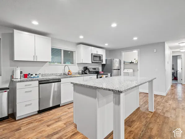 779 W Monte Bella Dr, Salt Lake City, UT 84123