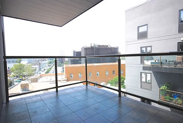 Rented by Bold New York | media 24