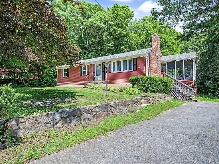 270 Wood St — Photo 25