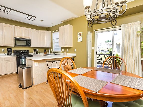 4th image of 1318 Banyan Cir