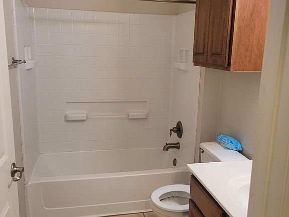 2nd image of 304 Golden Eagle Ln