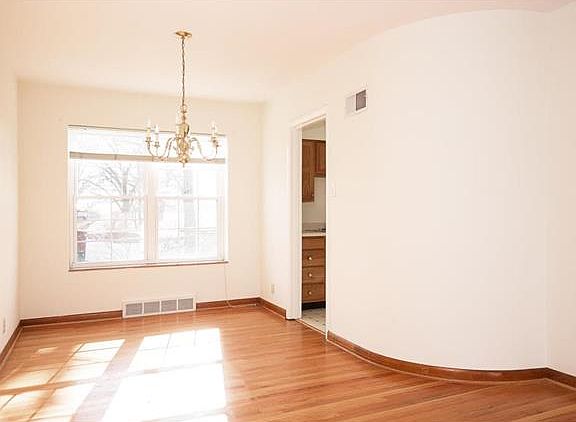 3rd image of 7114 N Villanova Dr