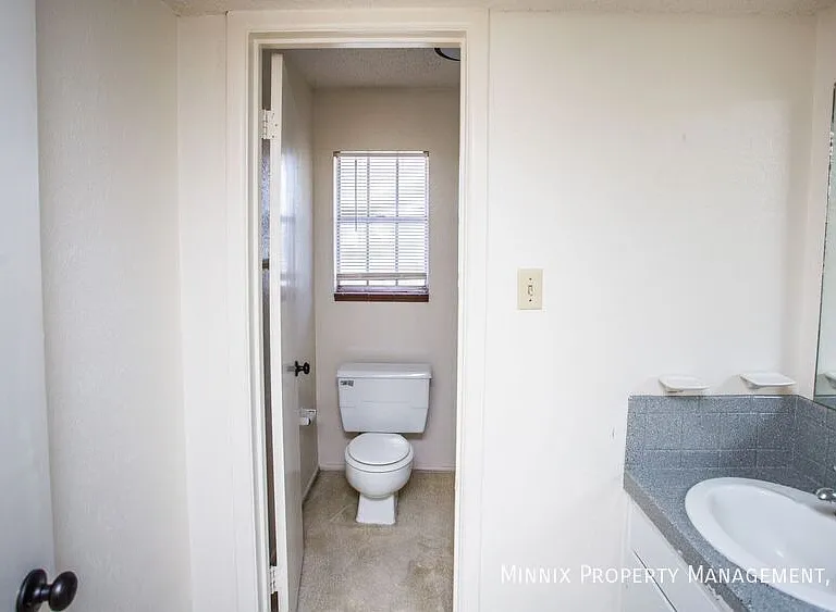Whispering Oaks 1904 N. Midland — Photo 26