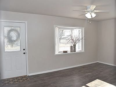 4th image of 1521 S Norman Ave