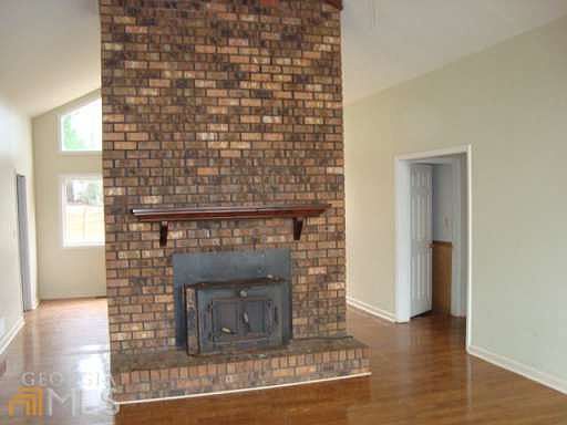 3rd image of 1437 Lakeshore Cir