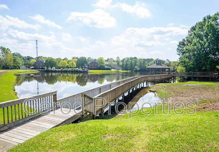 8829 Arbor Creek Dr — Photo 25