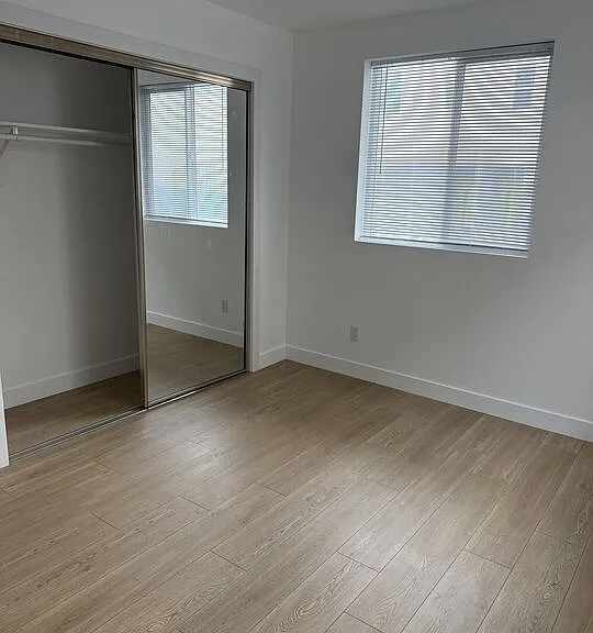 227 N Park View St #1/2 — Photo 8
