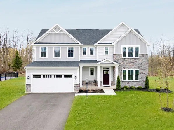 35 Robert Michaels Run, Webster, NY 14580