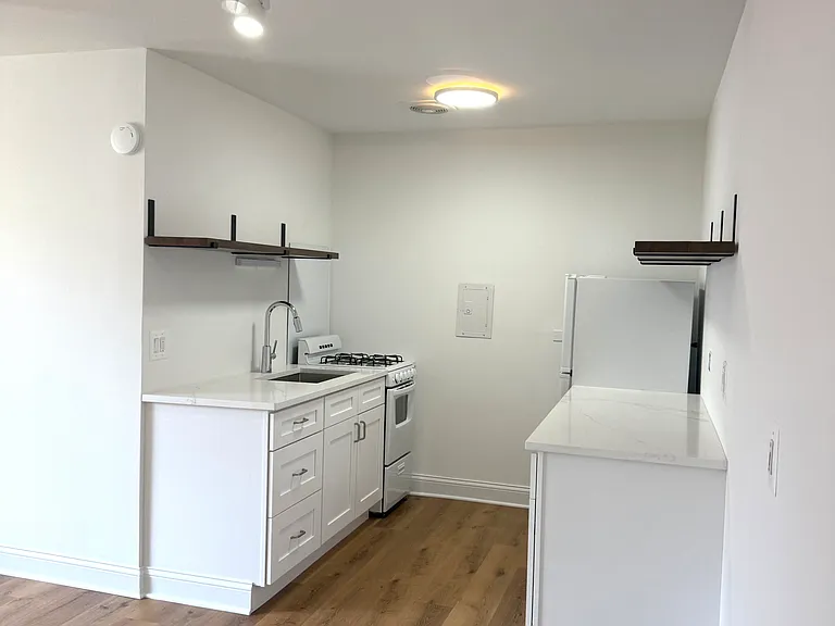 1060 W Hollywood Ave #506 — Photo 2
