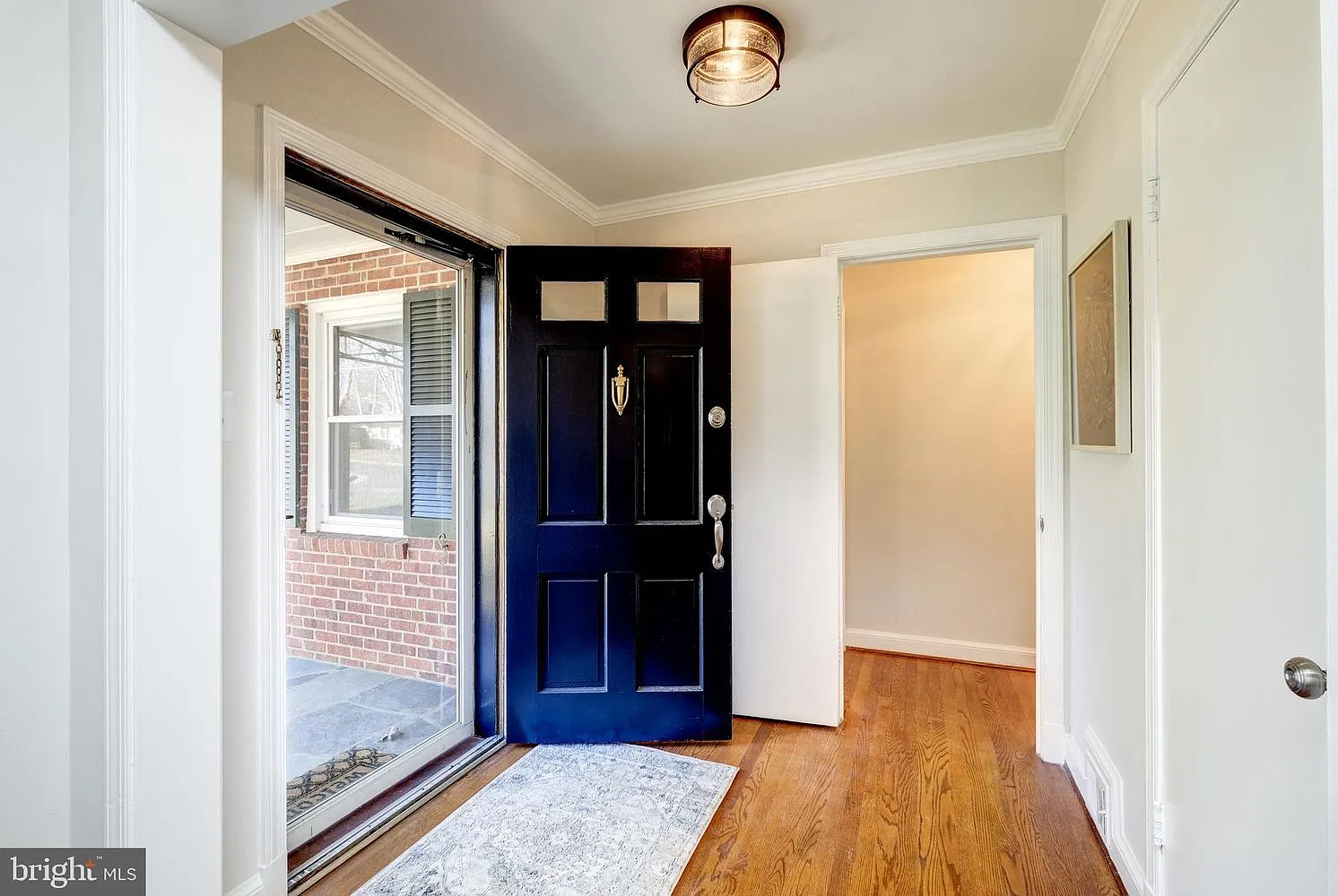 3 bed, 2010 sqft, $5,000 — Photo 2