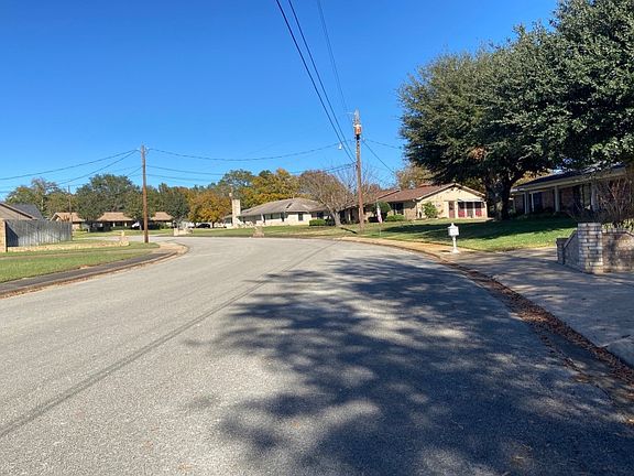 5th image of 1607 Cindy Lou Ave