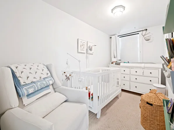 498 Bergen Street image 5 of 11