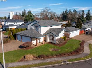 19012 Paulsen Dr, Oregon City, OR 97045