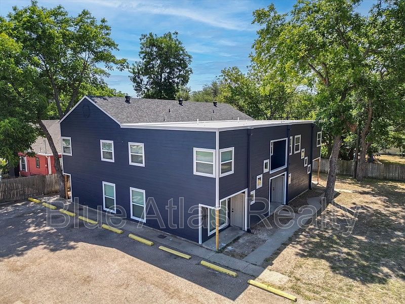 1st image of 805 W Chambers St #B