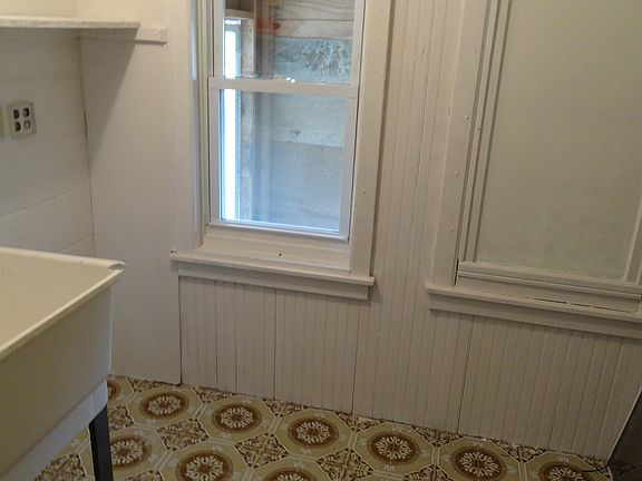 5th image of 15 Washington St