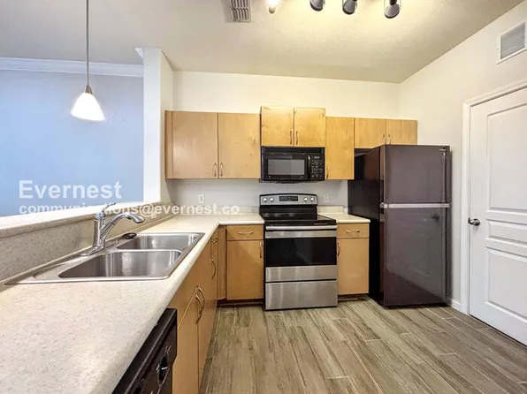 8290 Gate Pkwy, Jacksonville, FL