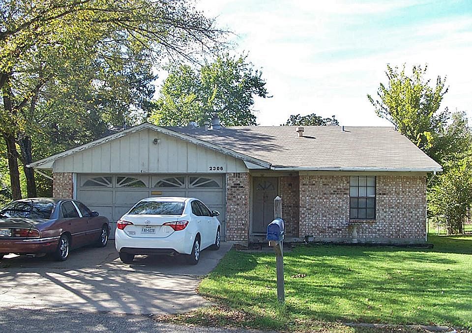 1st image of 2306 Franklin Dr