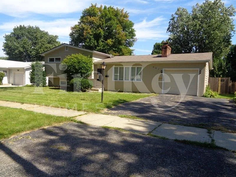 4 bed, 2.0 bath, 1728 sqft, $2,735 — Photo 2