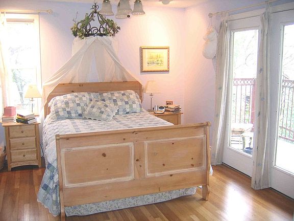 Master BR  2nd floor  2003A