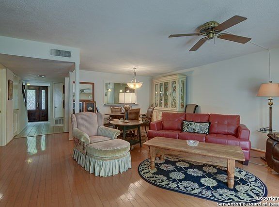 3rd image of 10947 Whisper Valley St