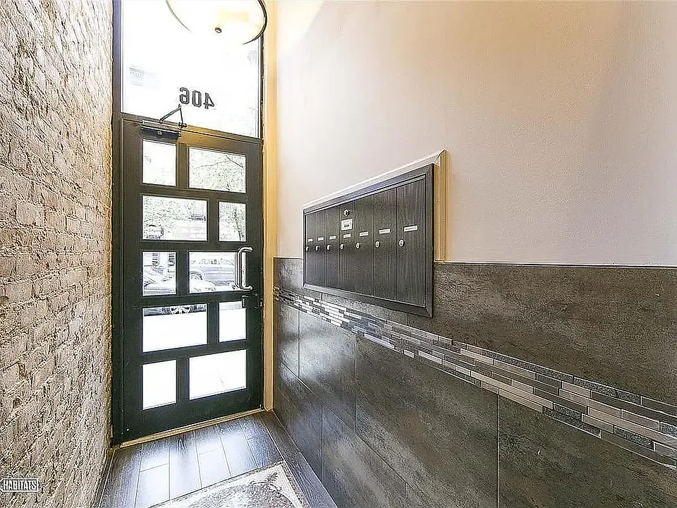 406 Tompkins Ave #1R