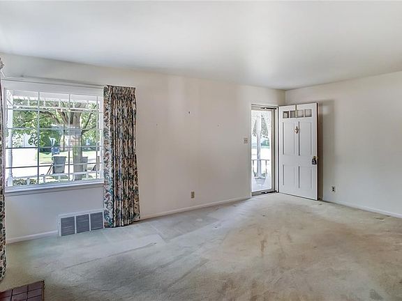 4th image of 2869 10th St