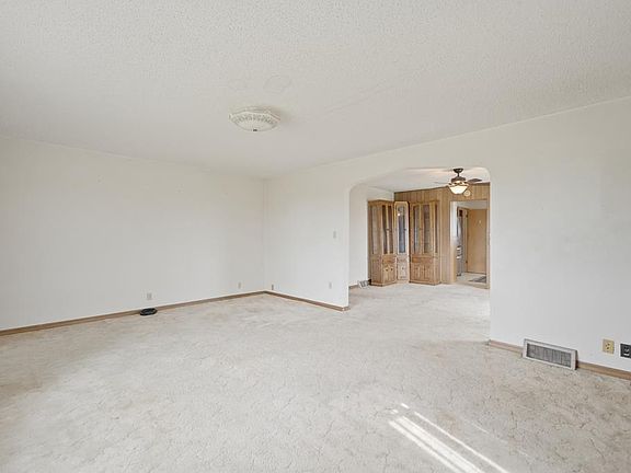 4th image of 2635 255th St