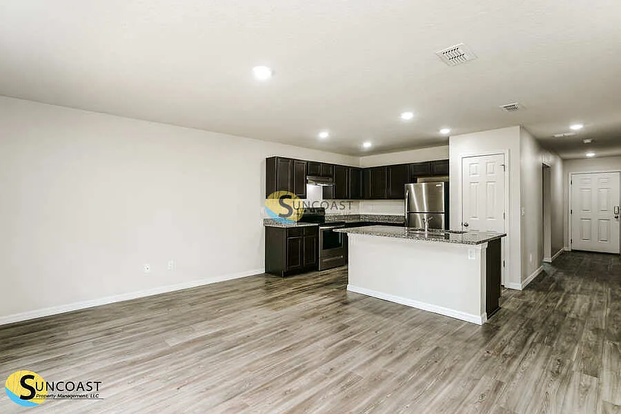 2 Bed in Quail Hollow! — Photo 4