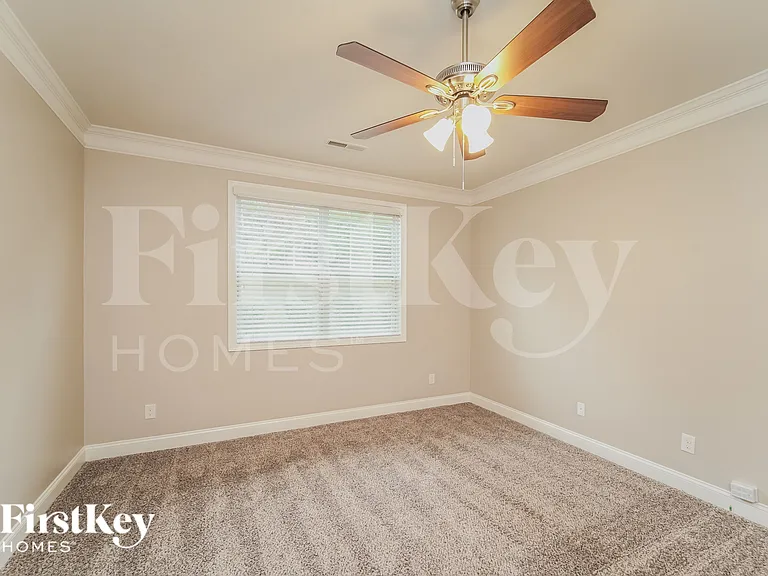 124 Ridgemont Ln — Photo 9