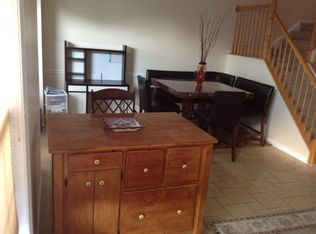 8610 Beech Hollow Ln, Springfield, VA 22153