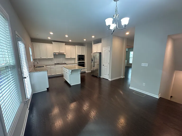 701 Sunset Park Dr — Photo 14