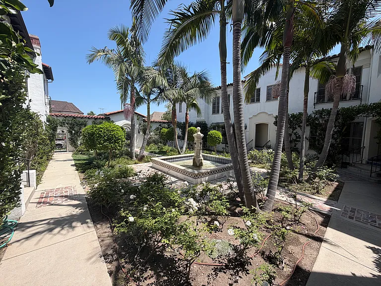 1047 S Orange Grove Ave #1 — Photo 53
