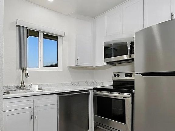 4th image of 554 Asbury Pl APT 88A