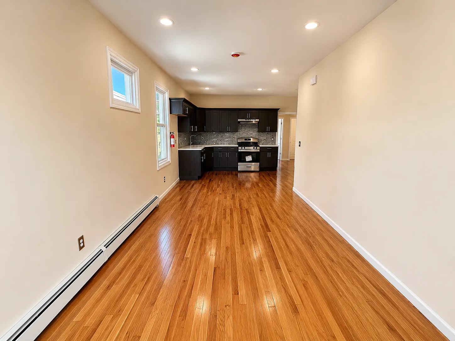 4 bed, $2,700 — Photo 3