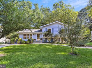 12 Roe Ln, Arnold, MD 21012