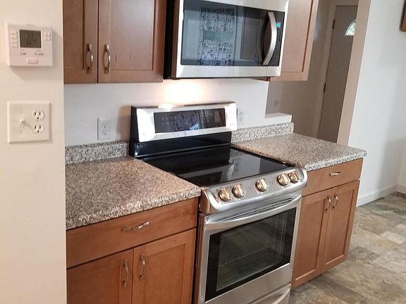 4th image of 1521 Lake Michigan Dr NW