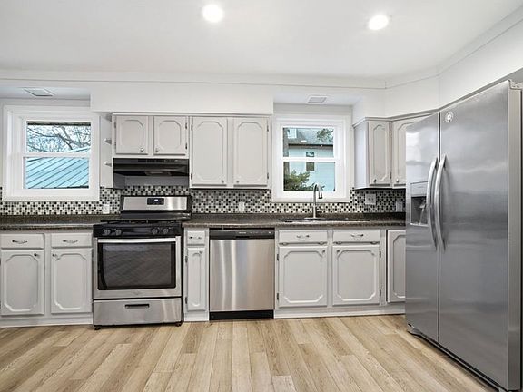 2nd image of 811 W College Ave
