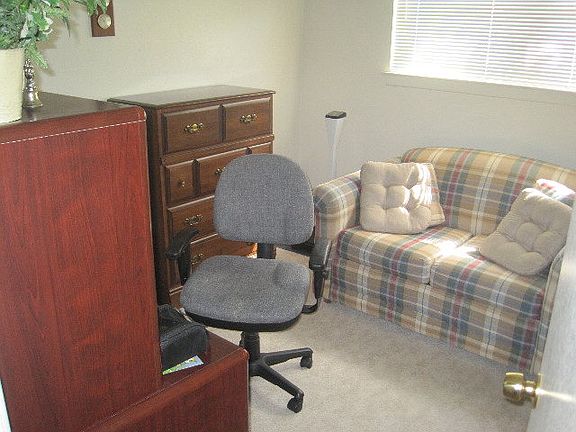 5th image of 5001 Devonian Ave