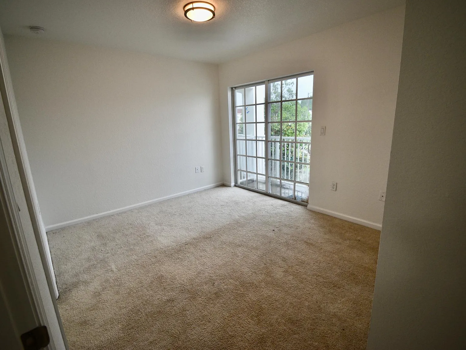 2 bed, 1.5 bath, 1140 sqft, $2,000 — Photo 3
