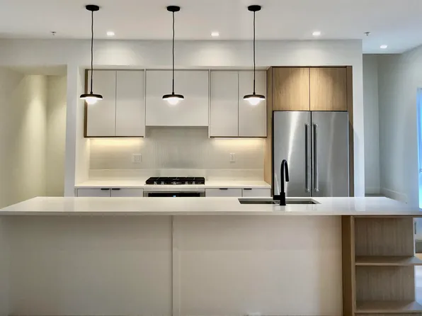 388 Duncan St #26, New Westminster, BC V3M 5G3