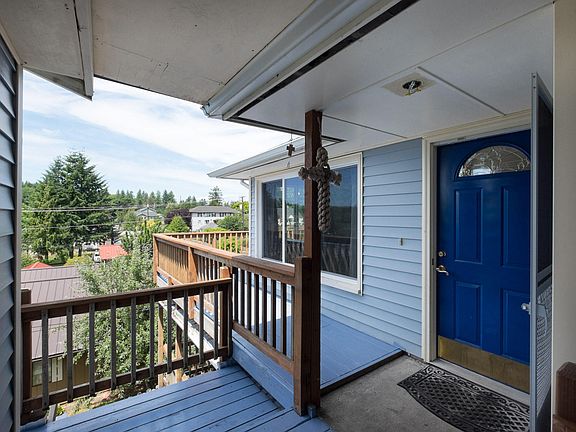 2nd image of 400 SE 1st St