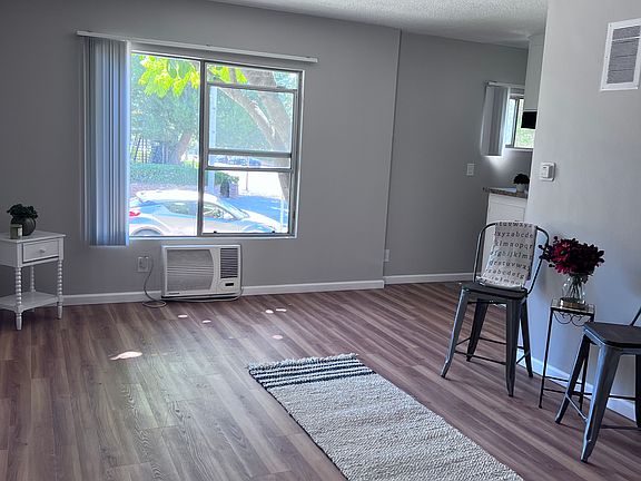 5th image of 390 N Cerritos Ave APT 8