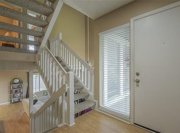 3rd image of 8023 Monrovia St