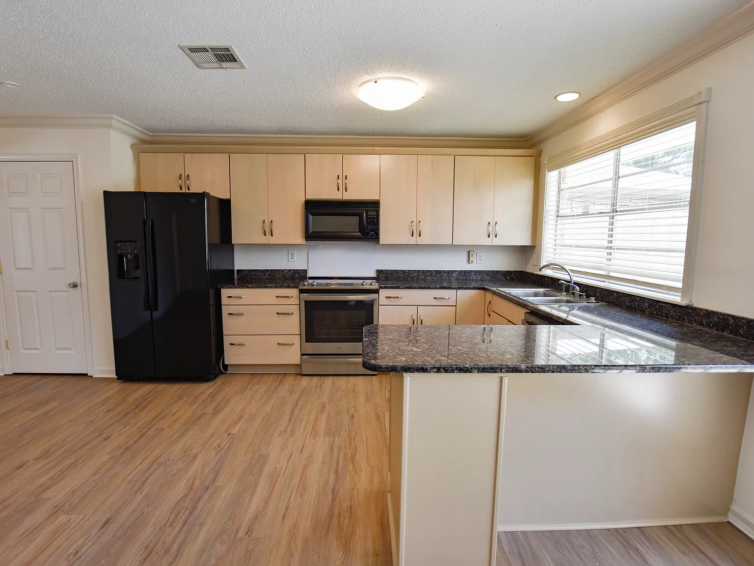 337 Bertolino Dr — Photo 4