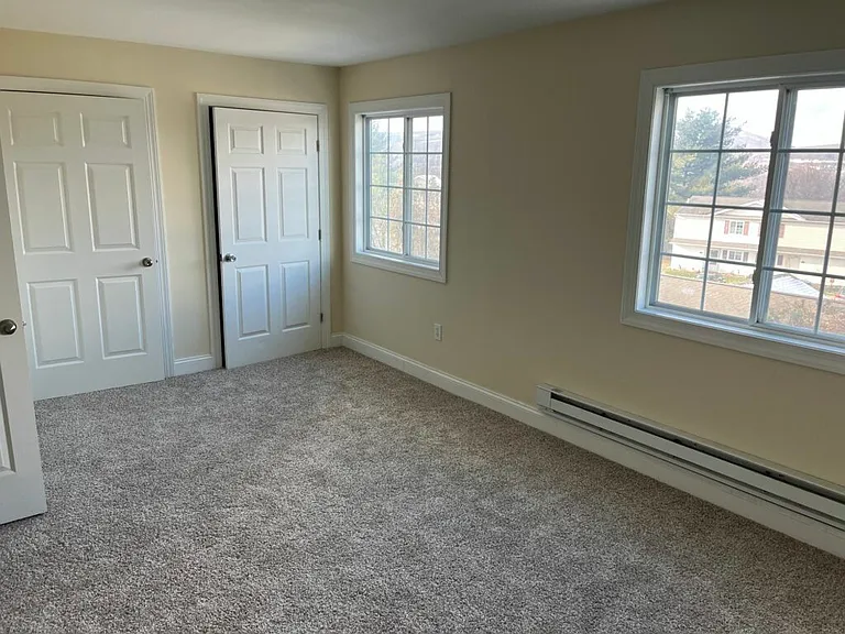 Country View Manors at Dunmore — Photo 15